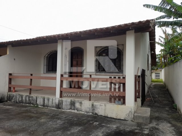 Casa independente com 2 quartos em Iguabinha, próximo ao centro comercial *AI-08